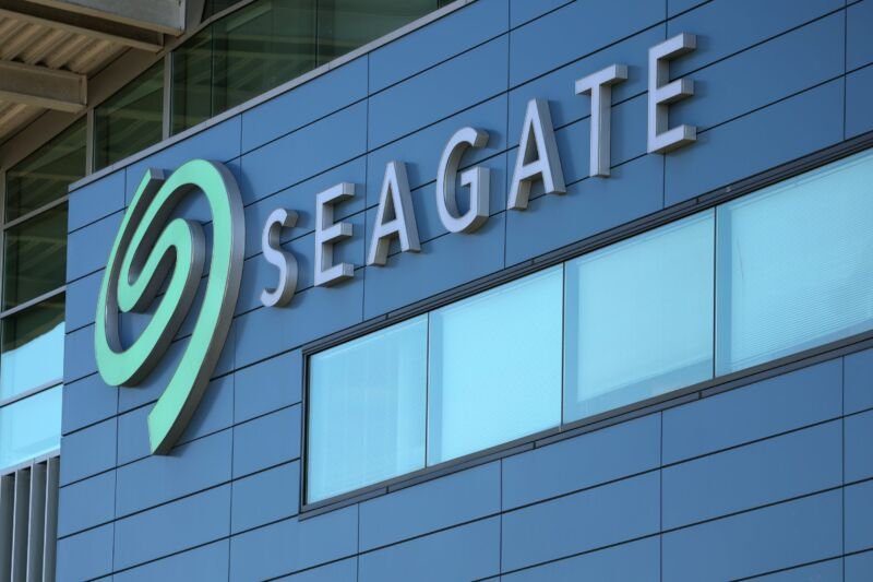 More information about "Η Seagate παραβίασε την απαγόρευση εξαγωγών στέλνοντας 7 εκατομμύρια σκληρούς δίσκους στη Huawei"