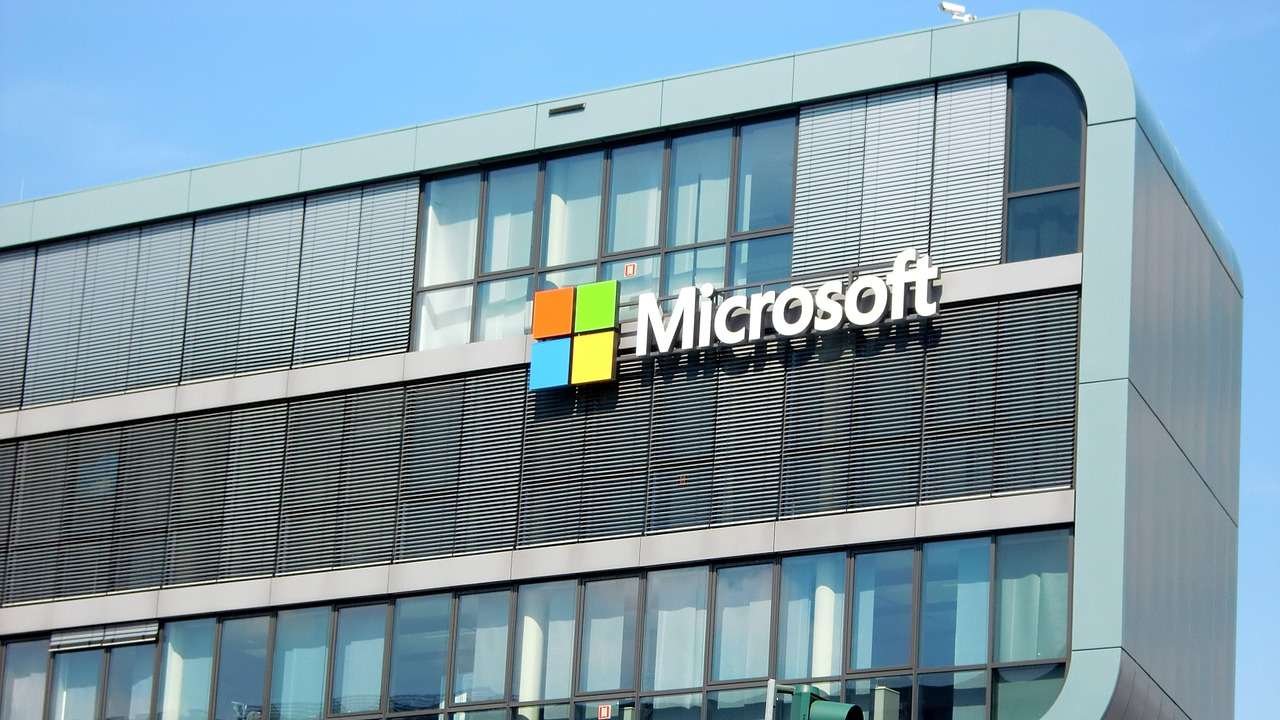 More information about "Η Microsoft αναπτύσσει νέα γενιά AI μοντέλων που ανταγωνίζονται OpenAI και Anthropic"